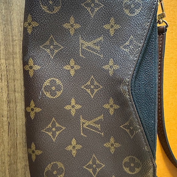 Authentic Louis Vuitton Pallas Crossbody & Clutch - Picture 2 of 15